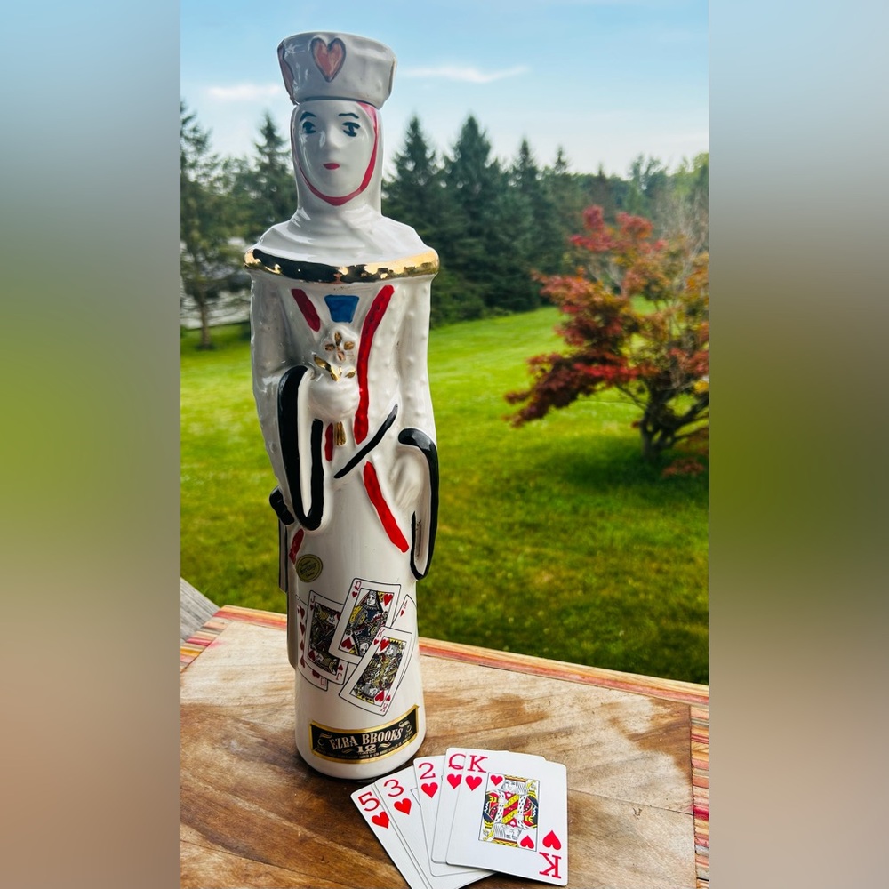 Vintage Rare Ezra Brooks Queen Of Hearts
Bourbon Decanter Bottle (empty)